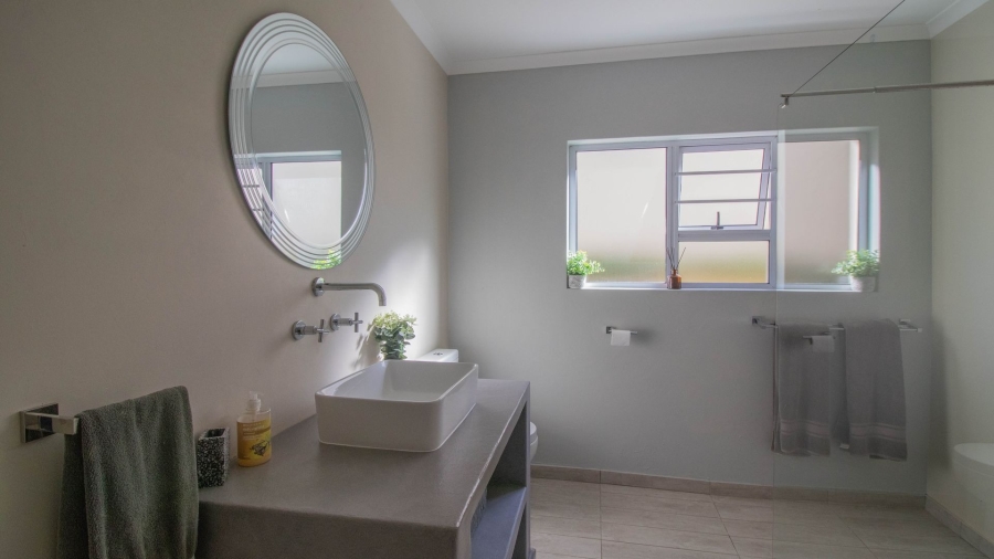6 Bedroom Property for Sale in Beacon Bay Eastern Cape